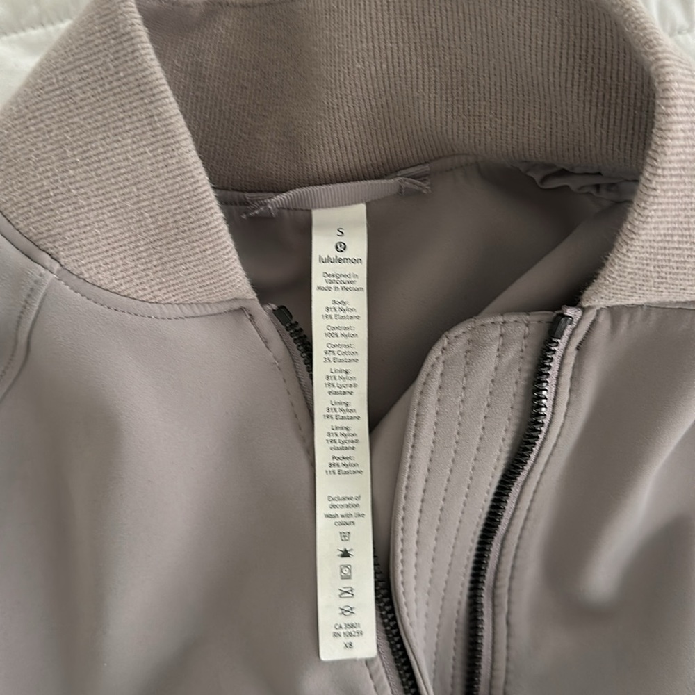 Lululemon Jacket - Picture 4 of 6